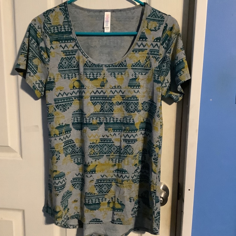 Women’s LuLaRoe Asymmetrical Gray Print Top Size M
